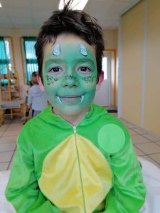 Face painting dragon